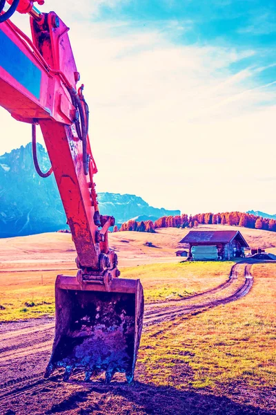 Kazı Kovası Dolomitlerdeki Alpe Siusi Yolu Ile Soyut Manzara Talyan — Stok fotoğraf