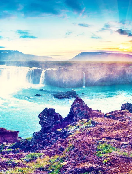 Захватывающий Красивый Пейзаж Одним Самых Впечатляющих Водопадов Исландии Godafoss Реке — стоковое фото