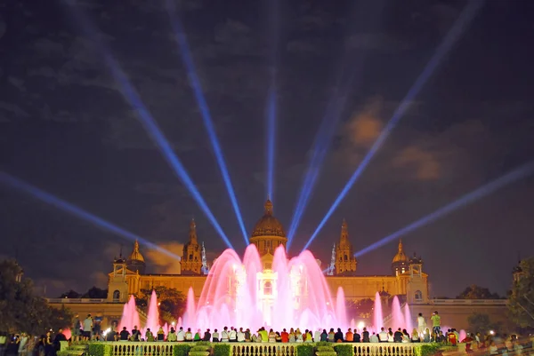 Barcelona, Spanje, augustus 12: palau nacional de montjuic op augu — Stockfoto