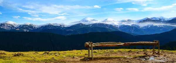 Beautiful mountain landscape-panorama in Carpathian mountains, U — Stock Photo, Image