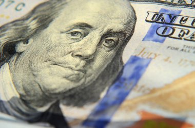 Franklin görüntü yüz dolarlık banknot üzerinde yakın çekim t