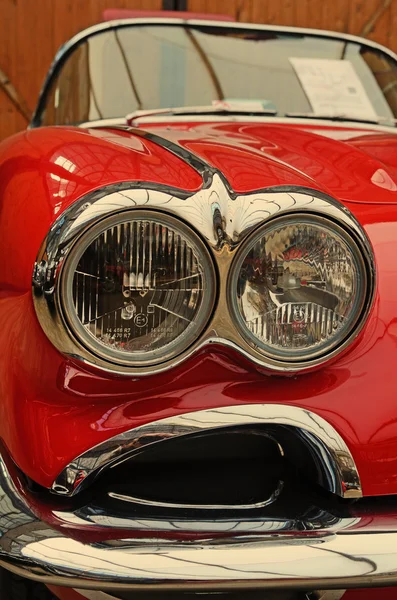 The original double headlights in an old car close up. Retro. — Stock Photo, Image