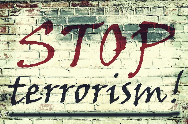 L'iscrizione sul muro con lo slogan "Stop al terrorismo" (ac — Foto Stock