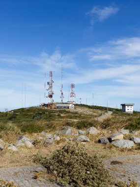 Algarve 'deki en yüksek nokta olan Foia' daki Monchique dağ sırasının manzarası