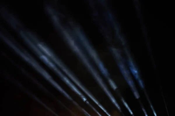 Gece dumandaki projektör ışınlarını ayırmak