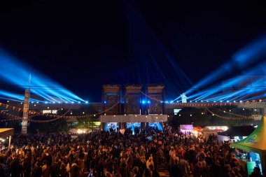 sahne, sahne ışıkları ve dumanlı