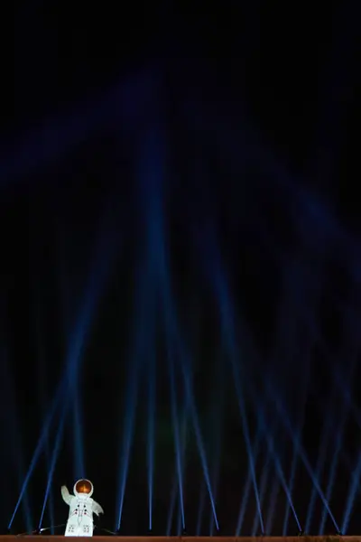 sahne, sahne ışığı sahne ışıkları ve duman, astronot, uzay giysisi