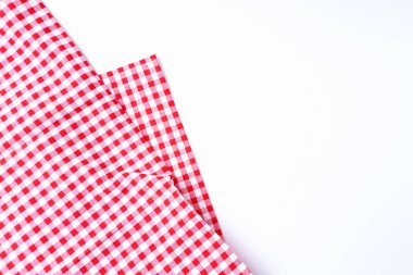 Beyaz arka planda kırmızı ve beyaz kumaşlı viski deseni ve kopyalama alanı. Konsept desenli, Arkaplan.