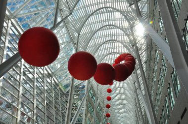 Redball dünyanın en uzun soluklu sokak sanatları sergisidir.