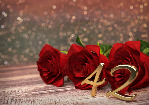 Születésnapi koncepció vörös rózsákkal, fából készült asztal. 40 másodperc. 42nd. 3d render — Stock Fotó