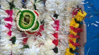 Çok amaçlı kullanım için renkli çiçeklerin manzarası