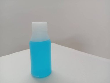 El dezenfektanı çok amaçlı kullanım için sıkça kullanılır.