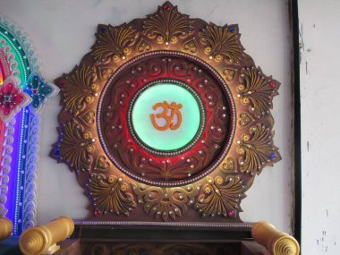 Projelerin çok amaçlı kullanımı için yıldırımlı dekoratif platform çerçeve tasarımı