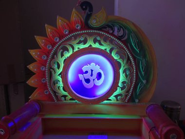 Projelerin çok amaçlı kullanımı için yıldırımlı dekoratif platform çerçeve tasarımı