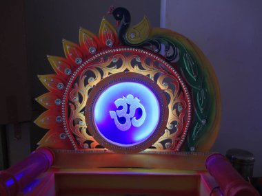 Projelerin çok amaçlı kullanımı için yıldırımlı dekoratif platform çerçeve tasarımı