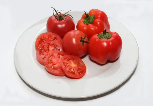  kırmızı biber ve domates