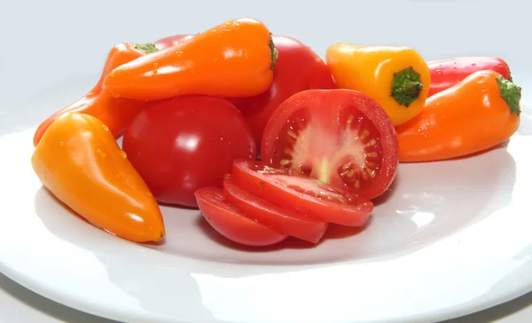 kırmızı biber ve domates