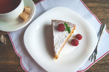 Ahududu cake