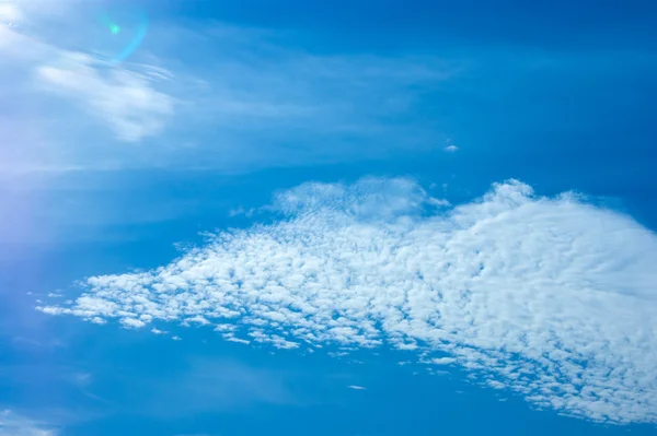 Clouds on the blue sky — Stock Photo, Image