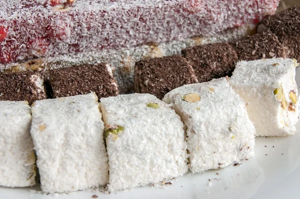 Assorted Turkish Delight bars (caramelle morbide ricoperte di zucchero ) — Foto Stock