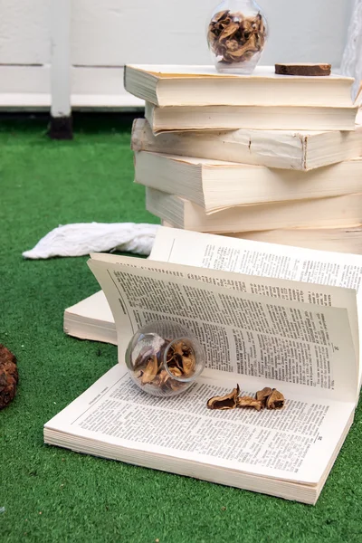 Decoração de casamento de livros — Fotografia de Stock