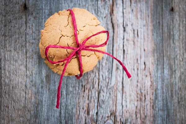 Galletas de Navidad con cinta —  Fotos de Stock