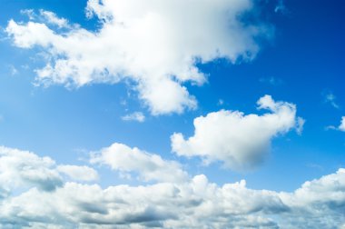 Bulutlu mavi gökyüzü