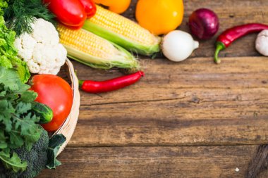 Çeşitli ham organik sebze ile kompozisyon