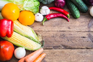 Çeşitli ham organik sebze ile kompozisyon
