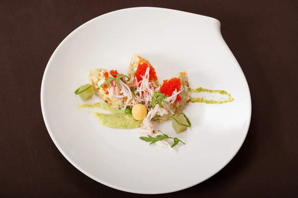 Ensalada de cangrejo con caviar — Foto de Stock