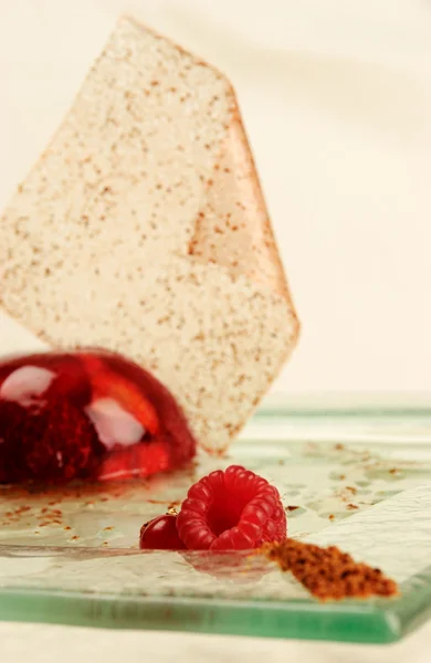 Berry dessert gelei op een glasplaat — Stockfoto