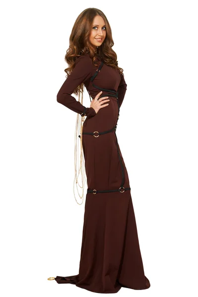 Porträtt av sexiga kvinnan i en brun klänning — Stockfoto