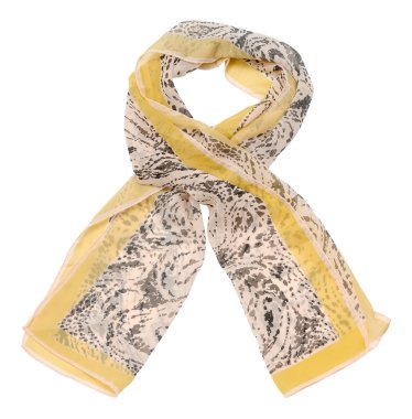 Beyaz arkaplanda bej eşarp