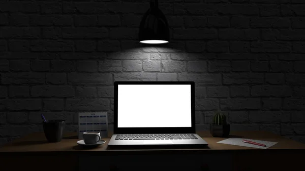 Laptop Dunkeln Mit Overhead Licht Und Arbeitsplatz Attrappe Mit Zubehör lizenzfreie Stockbilder