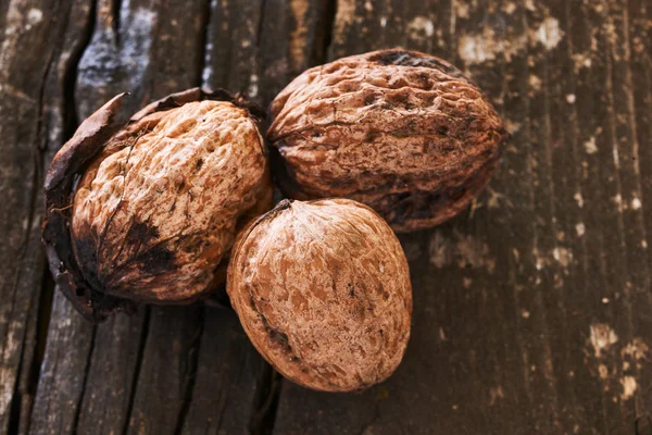 Tres deliciosas nueces — Foto de Stock