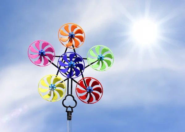 Efecto de filtro Sunshine de Pinwheel con seis colores diferentes — Foto de Stock