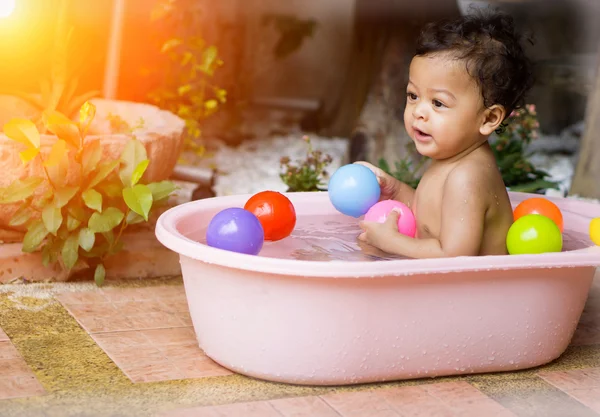 Asian Baby Bathing Tubs Asian Baby Enjoyed Playing Colored Balls — Stock Photo, Image