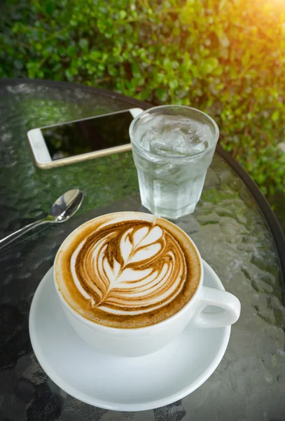 Copa de arte latte Café en la cafetería — Foto de Stock
