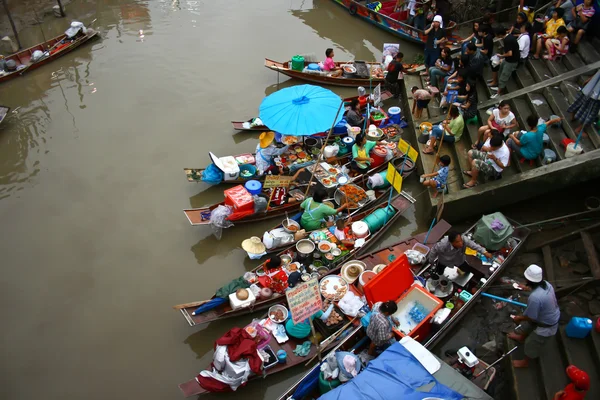 Marché flottant d'Ampawa - 11 mai 2011 : Le plus célèbre marché flottant — Photo