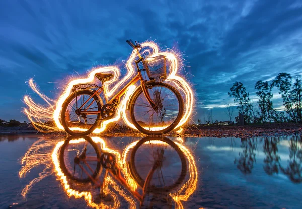 자전거 라이트 페인팅 — 스톡 사진