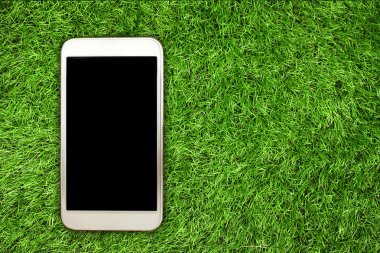 çim zemin üzerine Smartphone