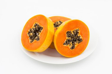 Tabak içinde olgunlaşmış papaya