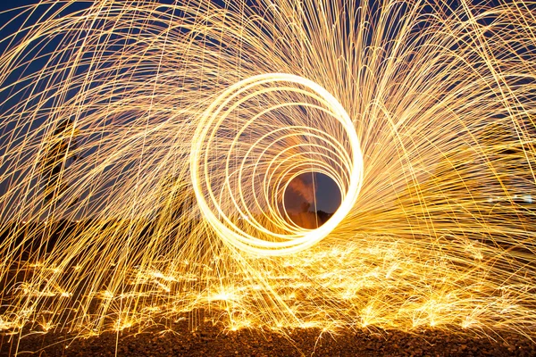 yanan Çelik yün havai fişek