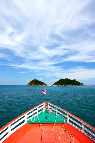 Bateau de voyage en direction de la mer Thaïlande — Photo
