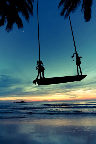 Empty Swing at Sunset — Stock Photo, Image