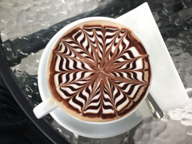Mocha kahve masada