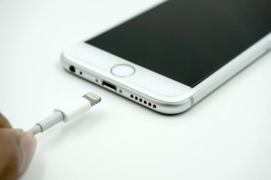 görüntü ile şarj cabl yeni apple iphone 6s kapatın