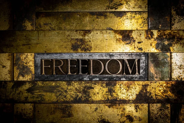 Freedom Szöveges Üzenet Vintage Texturált Grunge Réz Arany Háttér — Stock Fotó