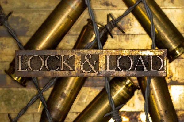 Lock Load Szöveg Vintage Texturált Grunge Réz Arany Háttér Cal — Stock Fotó