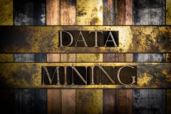 Dados Mineração Mensagem Texto Sobre Texturizado Grunge Cobre Ouro Vintage — Fotografia de Stock